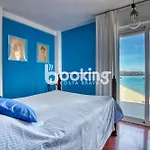 Sicamar Per 5 Persones A Primera Linia De Mar Amb Placa D'aparcament